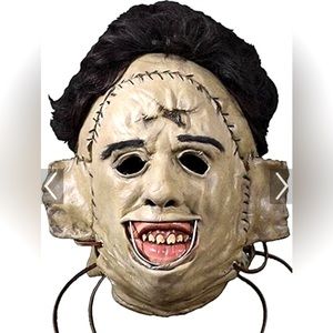 NWT The Texas Chainsaw Massacre Leatherface Mask.